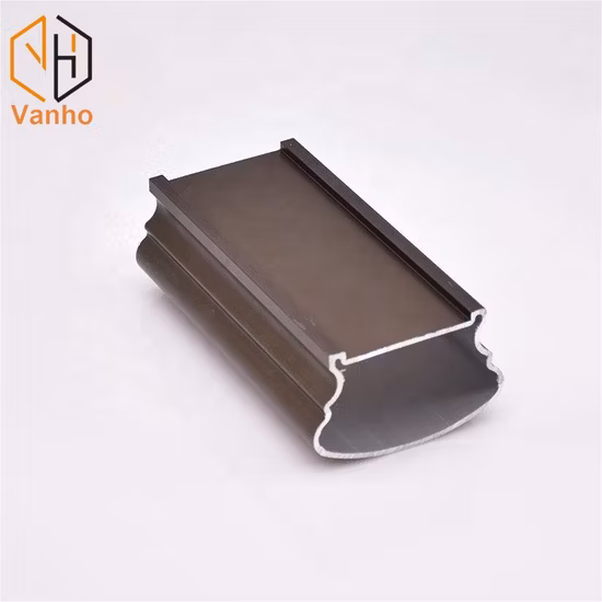 L'impianto di produzione produce profili in alluminio per porte e finestre in alluminio